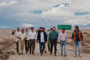 RECORRIDO JUNTO A SUBSECRETARIO DEL MOP POR DERRUMBES EN CAMINOS SAN PEDRO DE ATACAMA 01 [640x480]