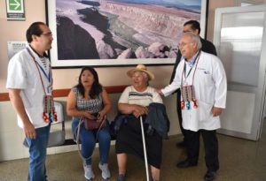 pacientes-colchane-camina