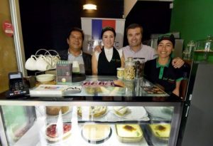 Beneficiaria-Abeja-Emprende-2018-Del-Angel-Postres-y-Frutas-002-454x310