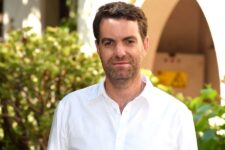 Doctor-en-historia-medieval-y-comentarista-en-Telemundo