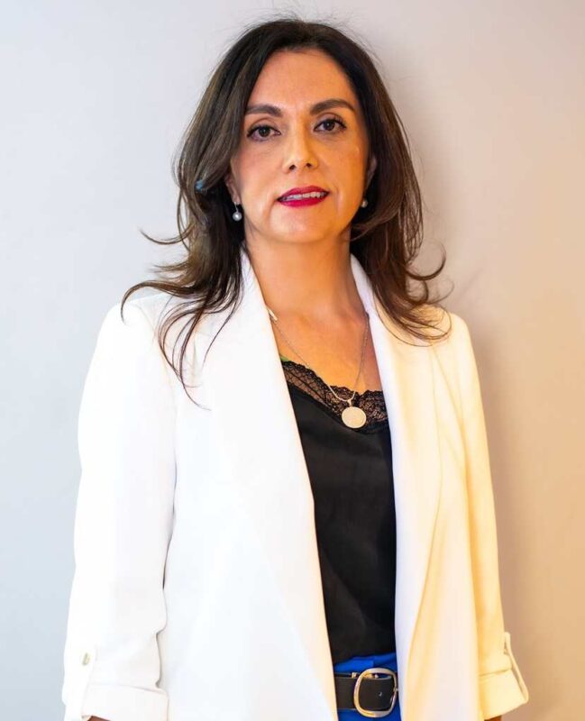 Pamela Schwerter (1)-compressed